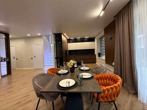 будинок за адресою леонт