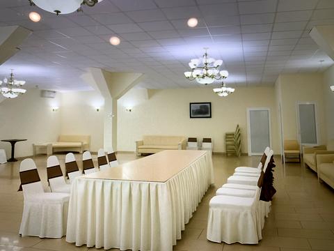 комерційна за адресою М'ясоєдовська вул., 1