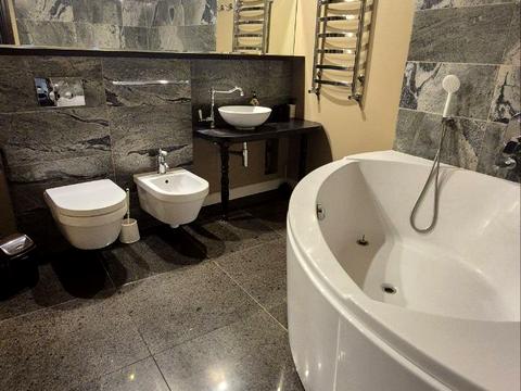 квартира за адресою Академіка Володимира Гнатюка вул. (), 8