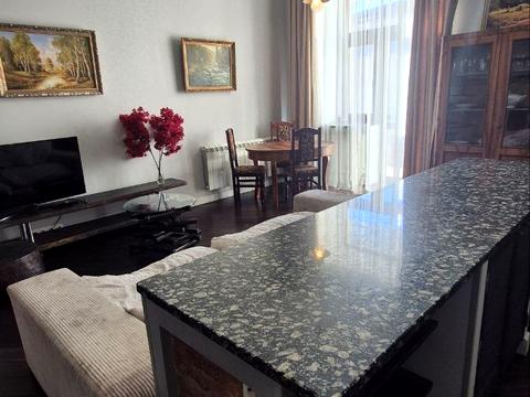 квартира за адресою Академіка Володимира Гнатюка вул. (), 8