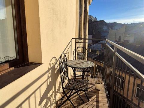 квартира за адресою Академіка Володимира Гнатюка вул. (), 8