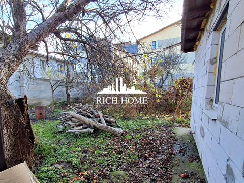 будинок за адресою Абрикосова вул.