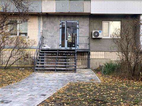комерційна за адресою Павла Тичини просп., 9