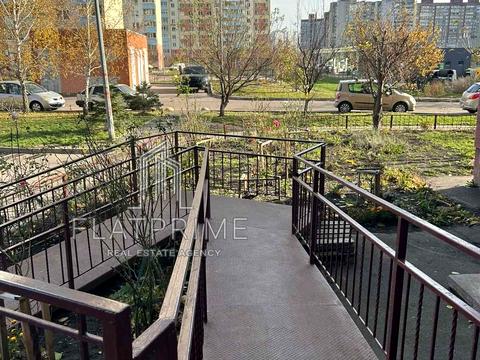 квартира за адресою Київ, Милославська вул., 4