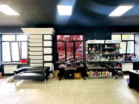 комерційна за адресою Кирилівська вул. (Фрунзе), 64