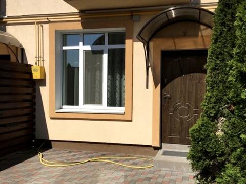 будинок за адресою Квітнева вул.