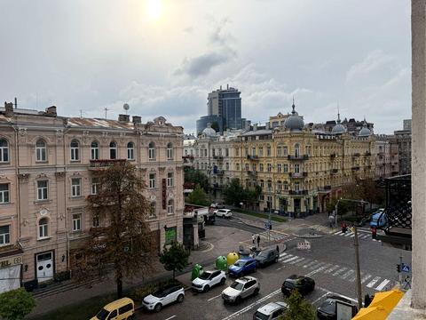 комерційна за адресою Богдана Хмельницького вул., 38