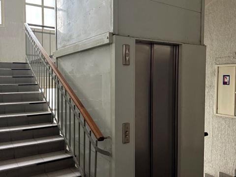 комерційна за адресою Богдана Хмельницького вул., 38