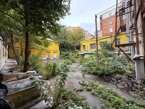 комерційна за адресою Богдана Хмельницького вул., 38