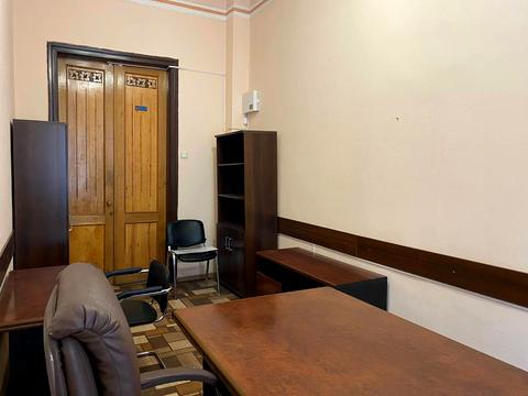 комерційна за адресою Гоголя вул., 9б