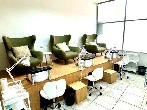 комерційна за адресою Федора Ернста вул., 16-Б