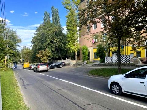 комерційна за адресою Науки просп., 42/1 к10