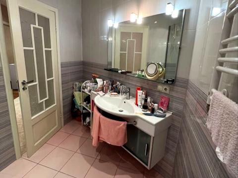 квартира за адресою Срібнокільська вул., 1