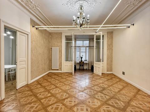 комерційна за адресою Театральна вул., 3