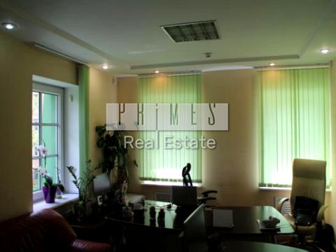 комерційна за адресою Мала Житомирська вул., 18