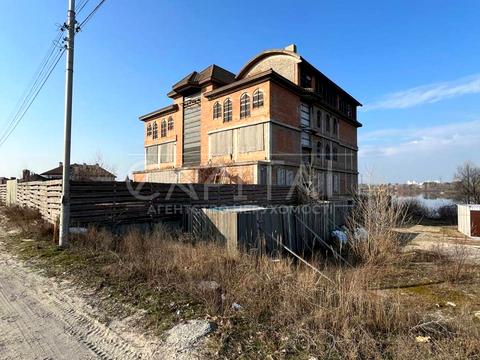 комерційна за адресою Київська, 12