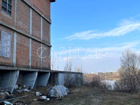 комерційна за адресою Київська, 12