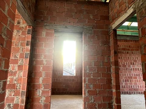 дом по адресу Комарова ул.