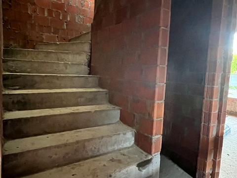 дом по адресу Комарова ул.