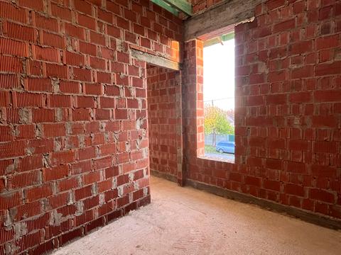 дом по адресу Комарова ул.