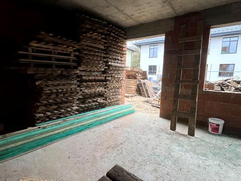 дом по адресу Комарова ул.