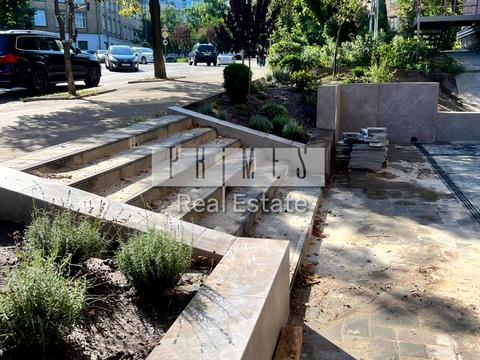 комерційна за адресою Джона Маккейна вул. (Івана Кудрі), 28/25