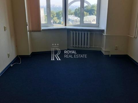 комерційна за адресою Хрещатик вул. (Kreschatic), 4