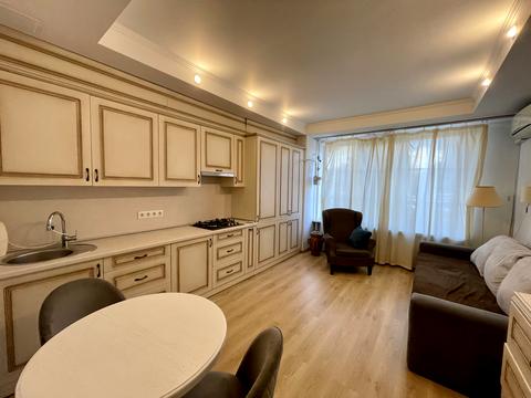 квартира за адресою Дмитра Луценка вул. (Крейсера "Аврора"), 10