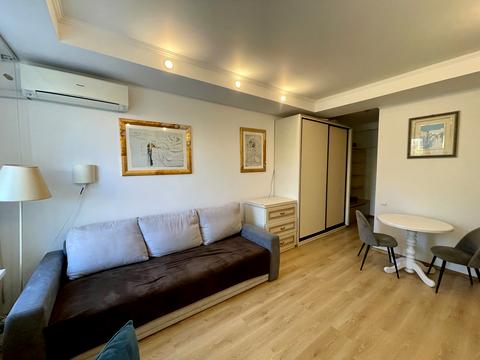 квартира за адресою Дмитра Луценка вул. (Крейсера "Аврора"), 10