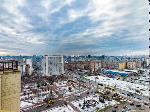 комерційна за адресою Левка Лук'яненка вул. (Маршала Тимошенка), 29