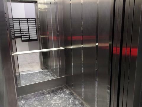 квартира за адресою Домбровського вул., 75