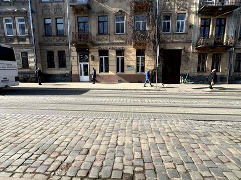 комерційна за адресою Замарстинівська вул. (Калініна), 15