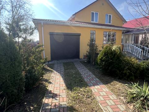 будинок за адресою Квітнева вул.