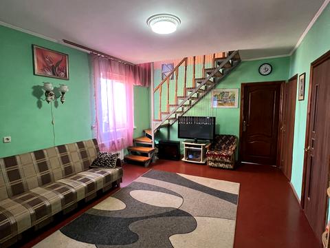 будинок за адресою Квітнева вул.