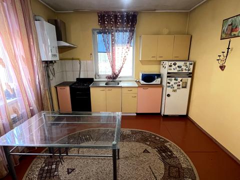 будинок за адресою Квітнева вул.