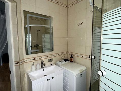 квартира по адресу Веры Холодной пл., 3