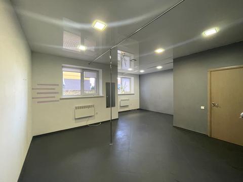 комерційна за адресою Миру вул., 7