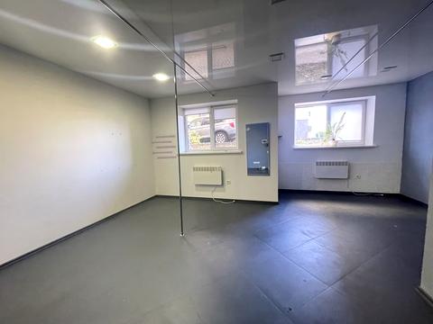 комерційна за адресою Миру вул., 7