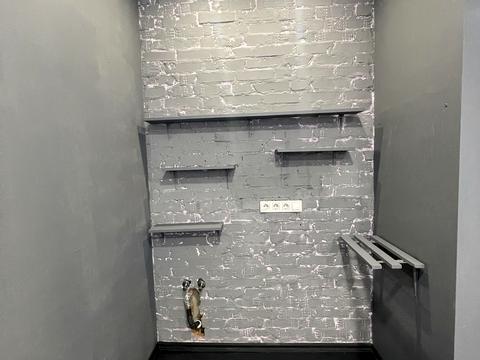 комерційна за адресою Миру вул., 7