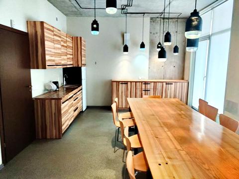 комерційна за адресою Менделеева, 3