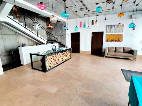 комерційна за адресою Менделеева, 3