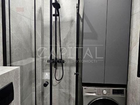 квартира за адресою Салютна вул., 26