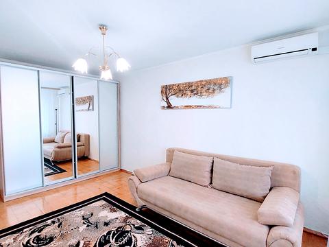 квартира за адресою Автозаводська вул., 81