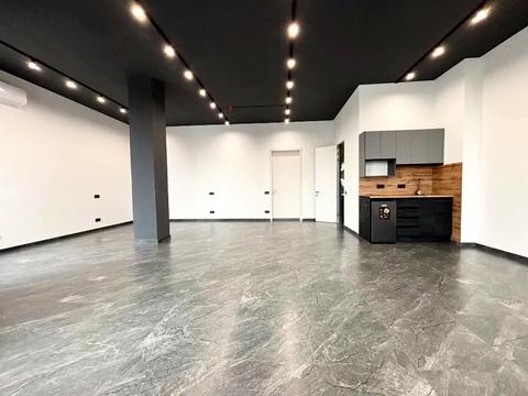 комерційна за адресою Ламана вул., 18