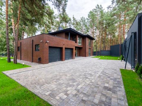 дом по адресу  ул.