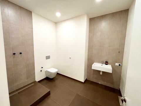 комерційна за адресою Січеславська Набережна вул., 49