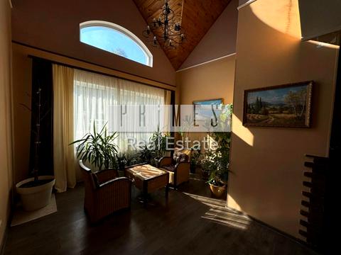 будинок за адресою Центральна вул., 19