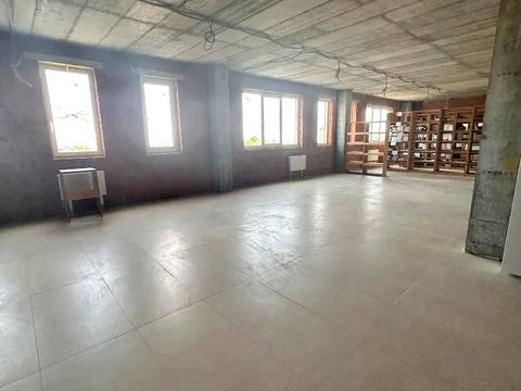 комерційна за адресою Пилипа Орлика просп. (Ілліча), 31