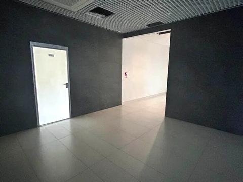 комерційна за адресою Пилипа Орлика просп. (Ілліча), 31