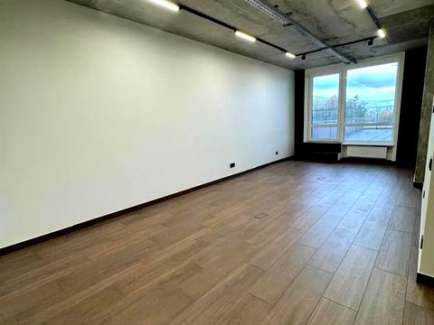 комерційна за адресою Дніпровська набережна вул., 15-К